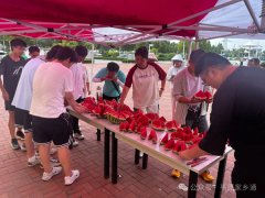 《夏日送清凉，华达驾校的甜蜜关怀》